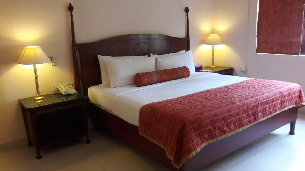 Hotel The Lalit Traveller Khajuraho