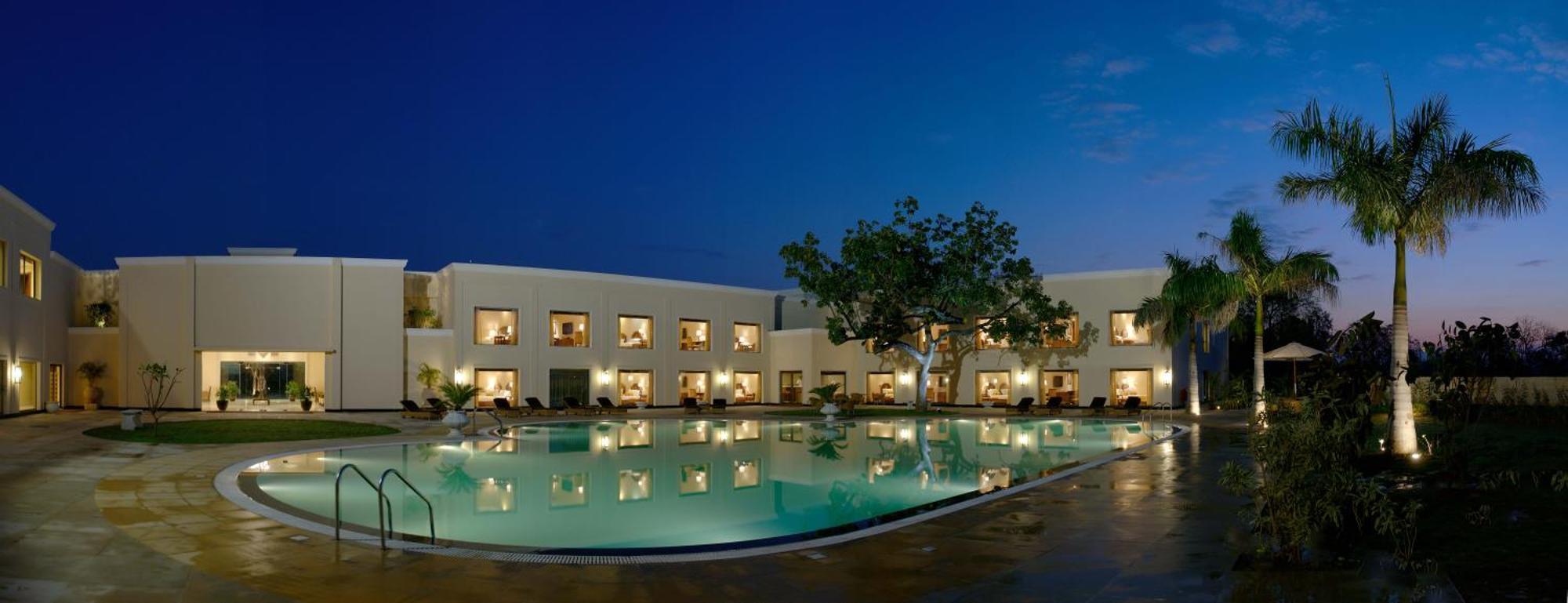 The Lalit Traveller Hotel 5*
