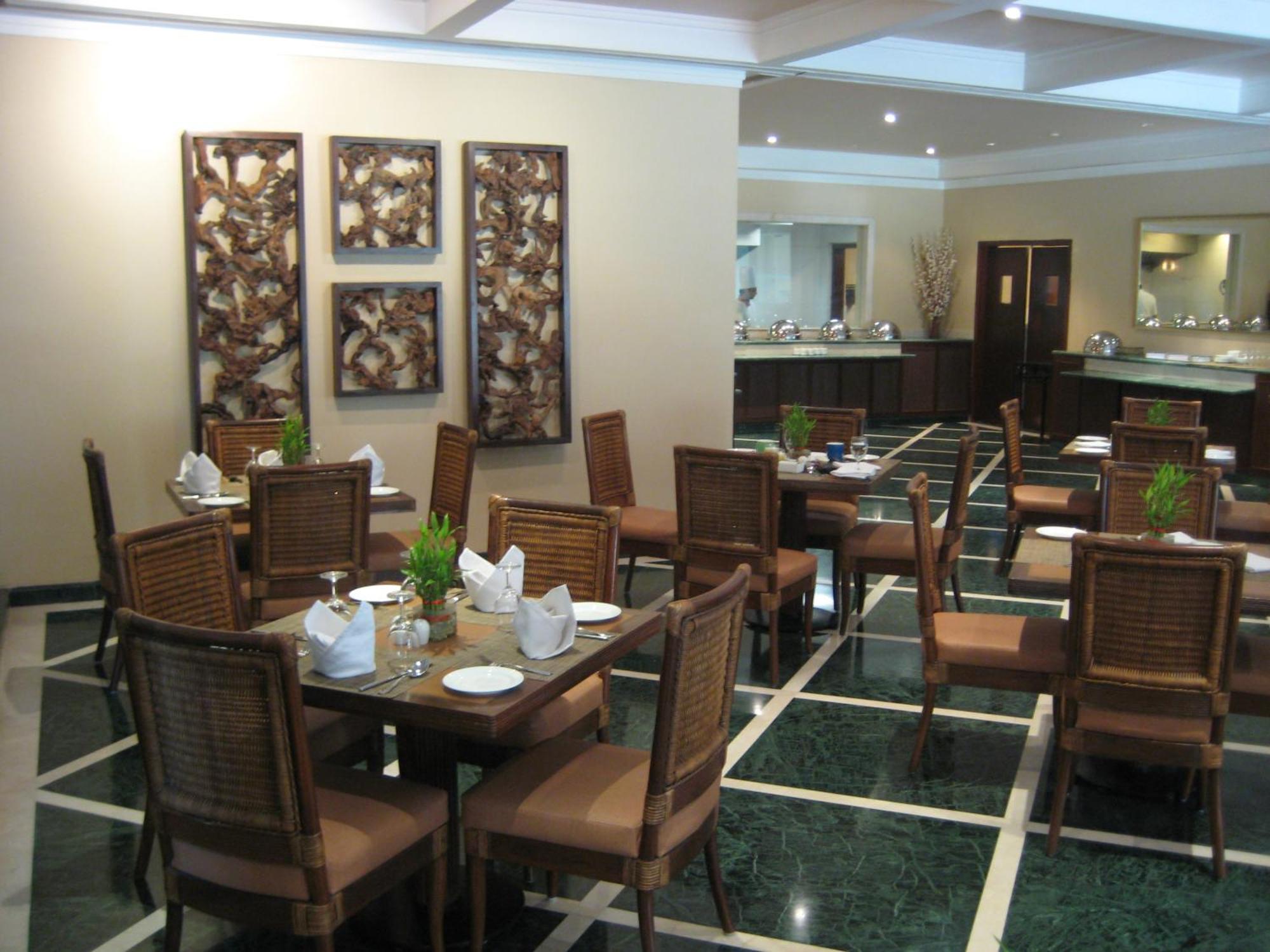 Hotel The Lalit Traveller