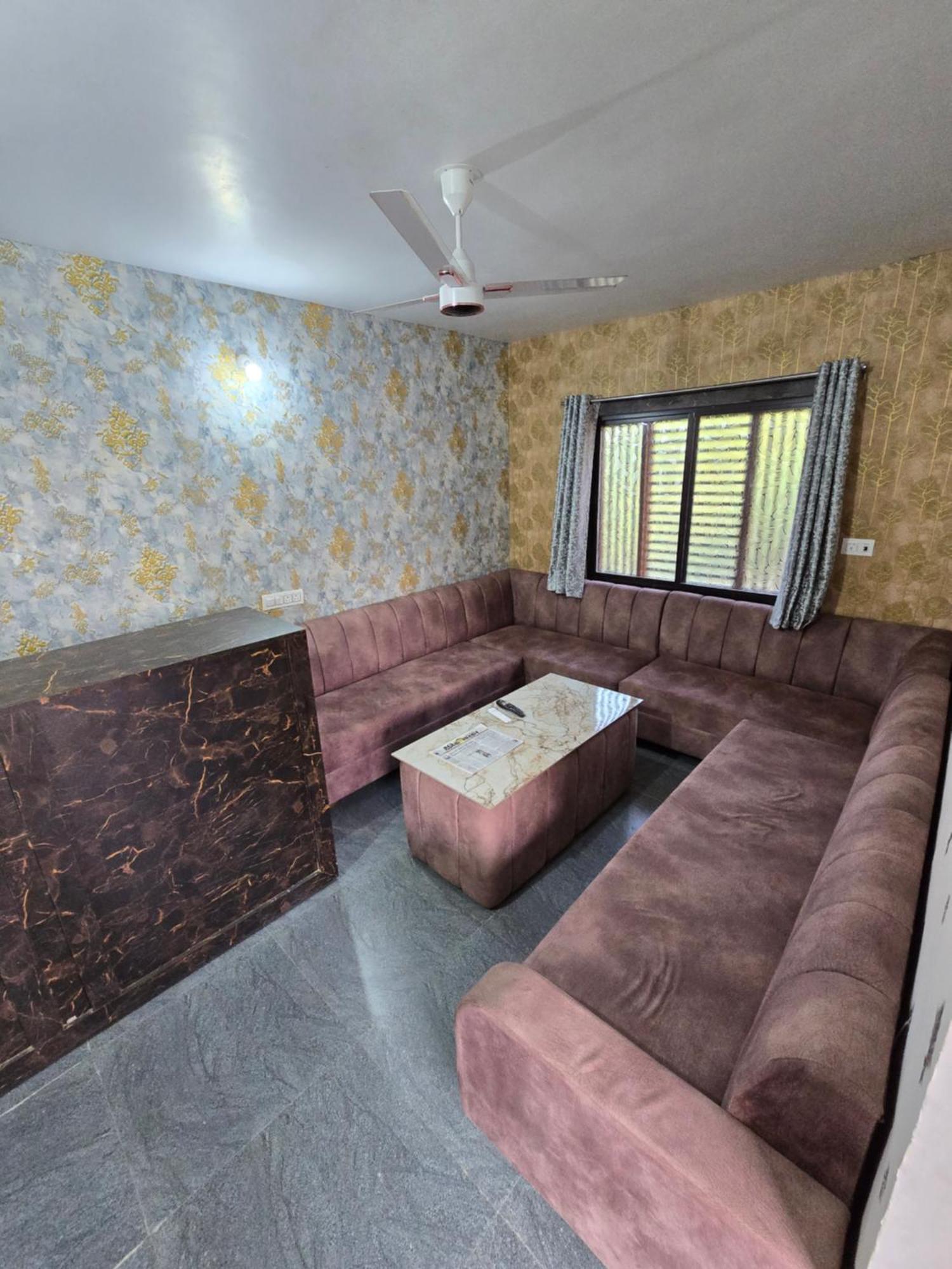 Hotel Suryansh 2*