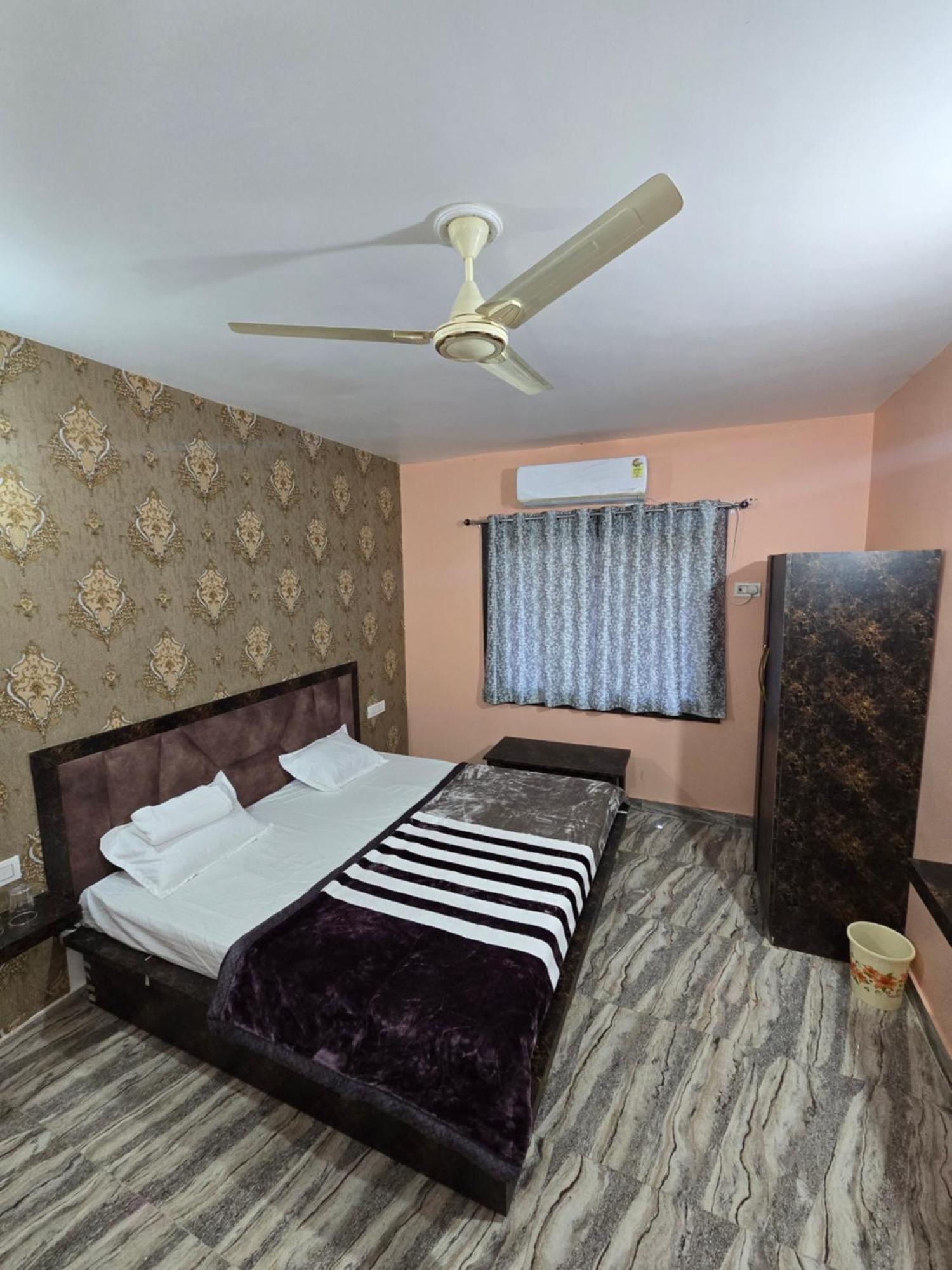 Hotel Suryansh Khajuraho