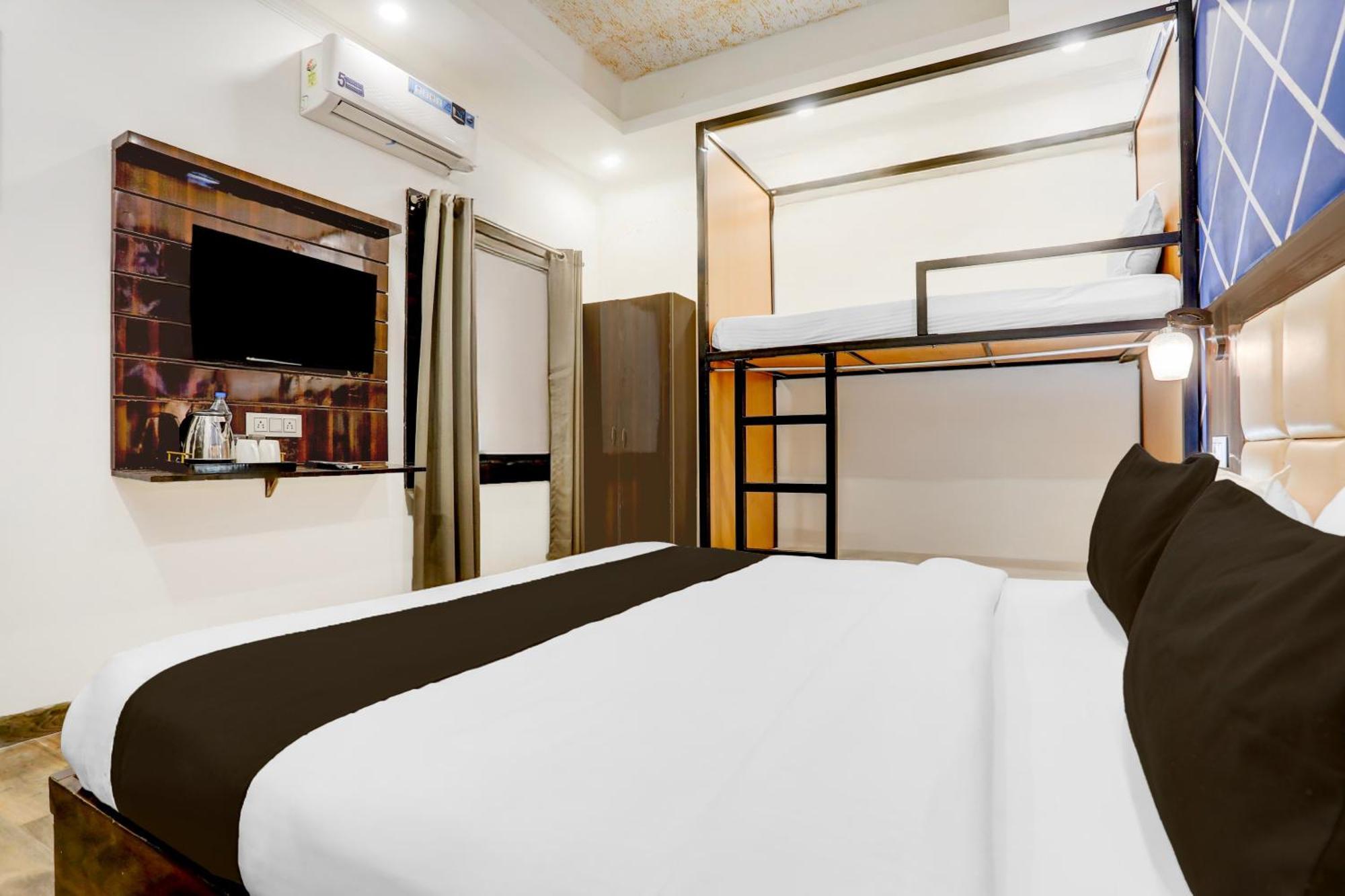 Super Collection O Hotel 4*