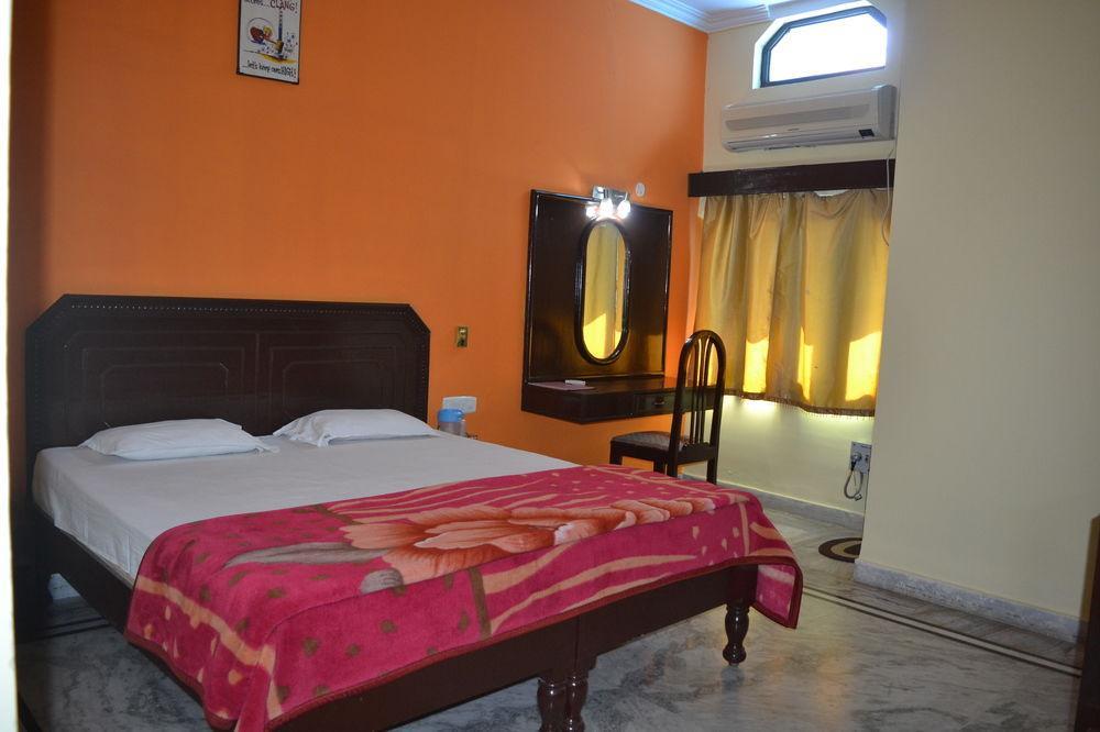 Hotel Nirvana