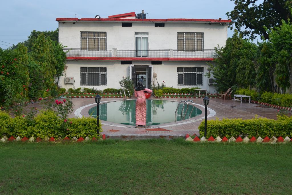 Nirvana Hotel 2*
