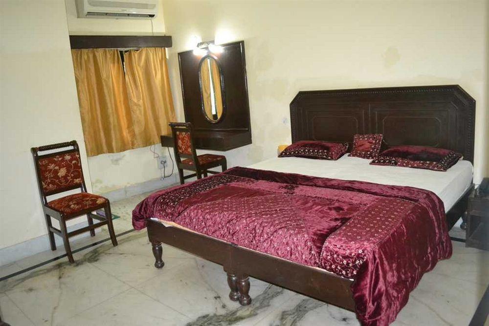 Hotel Nirvana