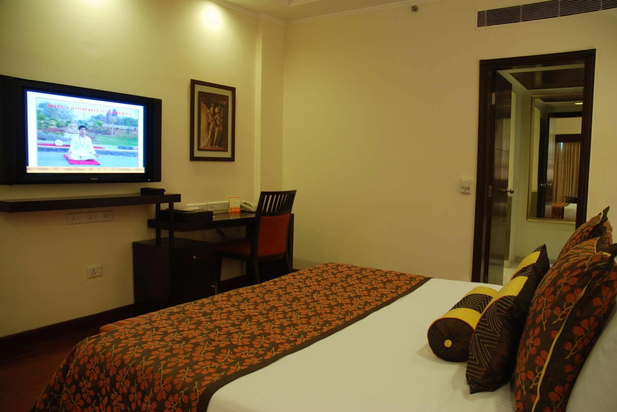 Hotel The Lalit Traveller Khajuraho